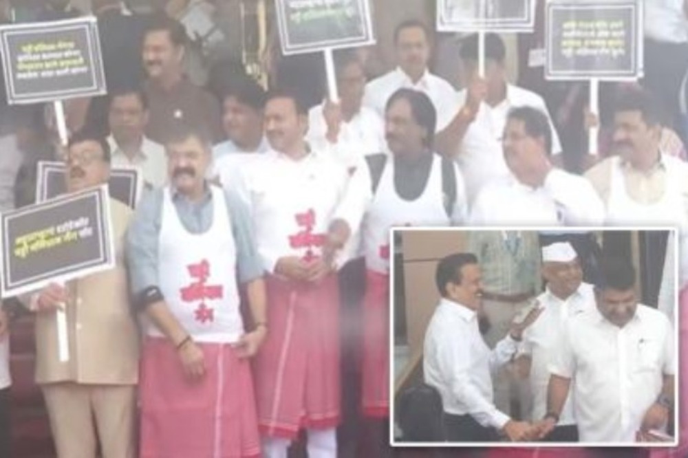मुंबई पावसाळी अधिवेशनात अनोखं आंदोलन: टॉवेल-बनियान घालून सरकारविरोधात घोषणाबाजी 